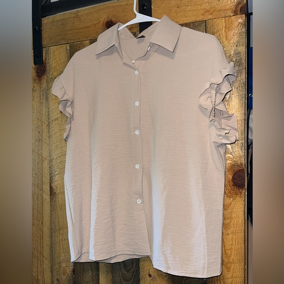 Stylish button down top - Picture 1 of 1